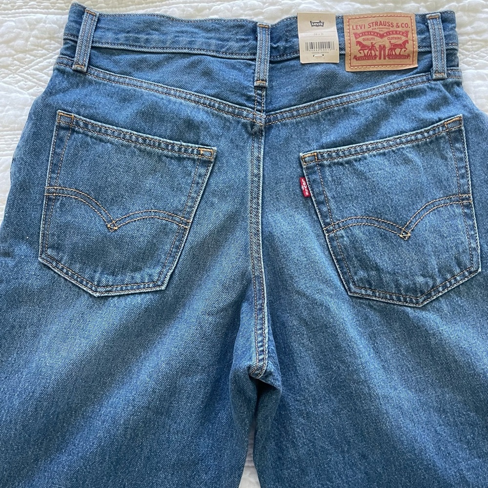 Levi's ‘94 Baggy Women’s Jeans - Picture 6 of 9